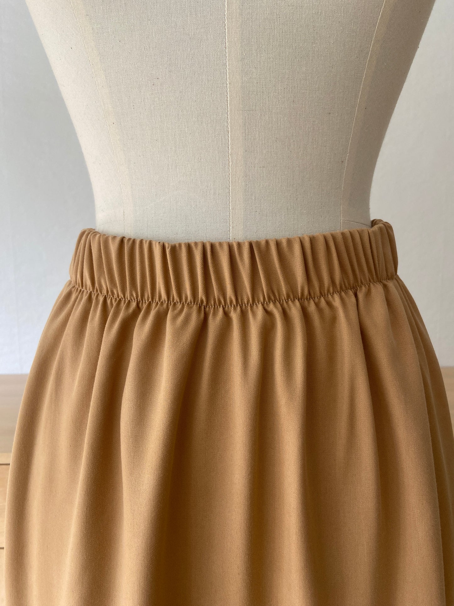 REMAKE SKIRT ALEX TENCEL™ LYOCELL SAND/TAUPE