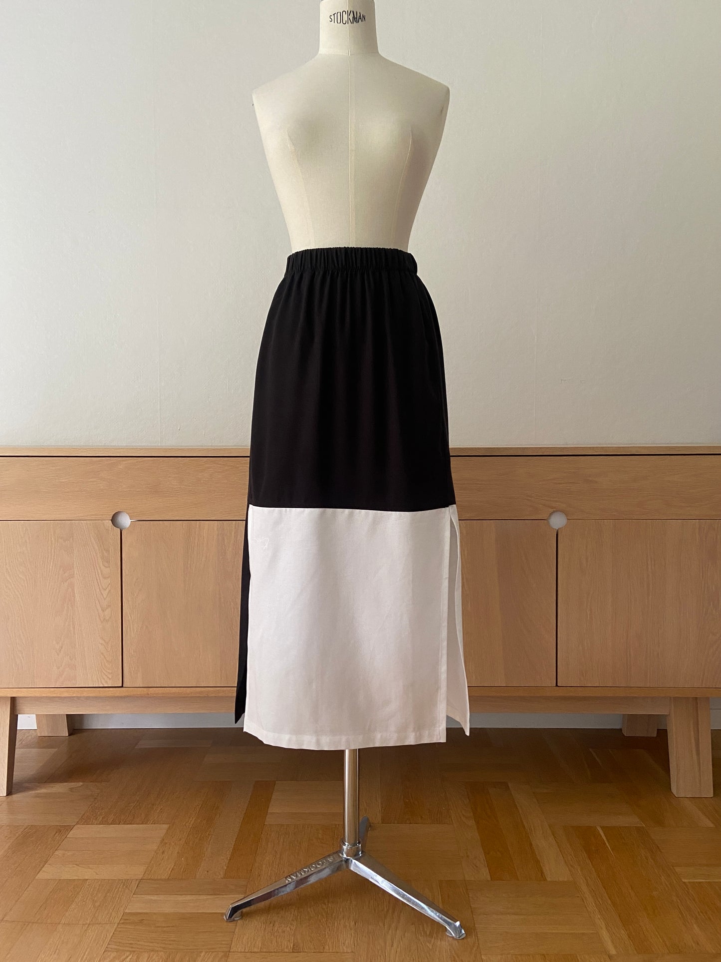 REMAKE SKIRT ALEX TENCEL™ LYOCELL BLACK/ECRU